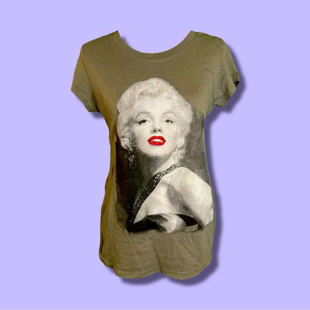 Marilyn Monroe Glittery Red Lips Fitted Tee